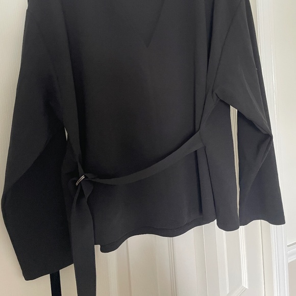 Zara Long-sleeve v-neck blouse with belt - Picture 2 of 4